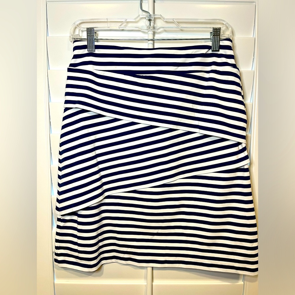 J. McLaughlin Navy White Skirt